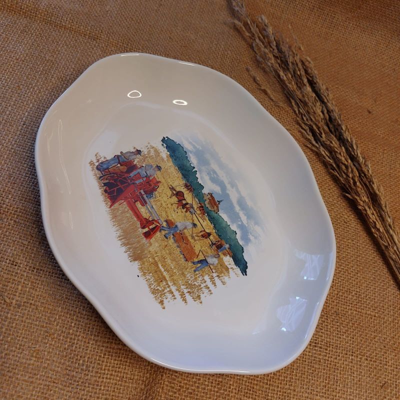 Piring Saji Keramik Putih Oval 20x26 cm