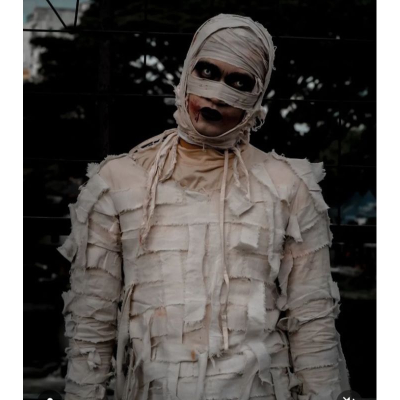 kostum hantu mumy