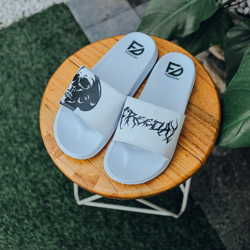BISA COD SANDAL SLIDES FREEDAY SKULL WHITE EMPUK EVA FOAM SANDAL DISTRO PRIA SELOP SKULL WHITE