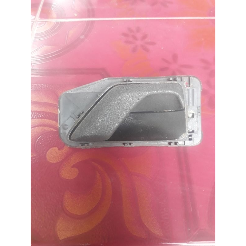 Handle Pintu Dalam Peugeot 405 SRI