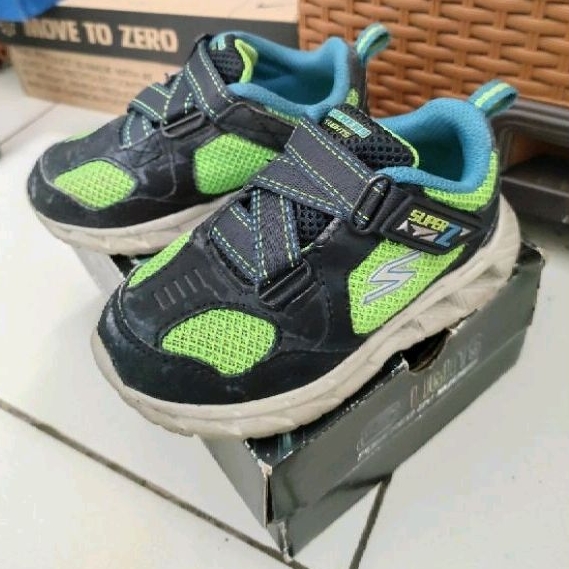 Sepatu anak skechers lights size 24 / 14 CM - Sepatu lampu skechers - Preloved