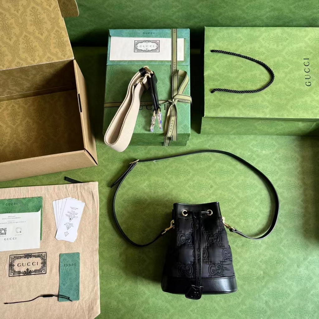 Gucci gg matelasse bucket bag