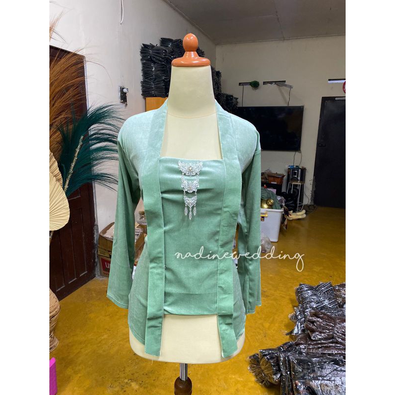 Kebaya Kutubaru - Polos, Warna Hijau Wardah / Bludru Premium