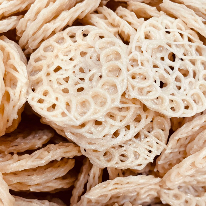 

Kerupuk Mawar Uyel Putih Mentah 5 kg 1 bal