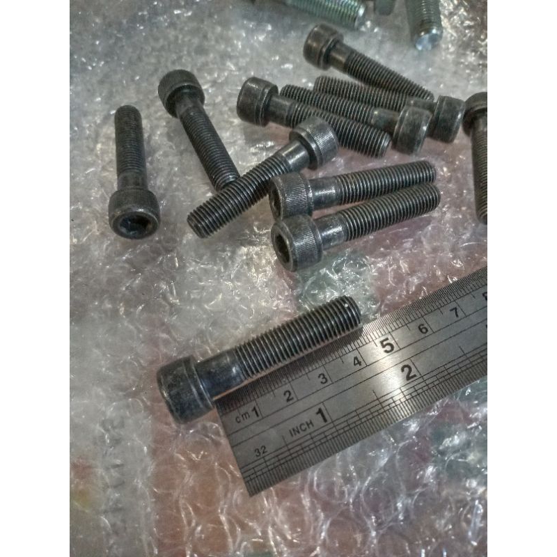 baut drat 14 kunci L8 panjang 4,5cm original