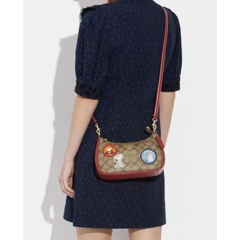 SALE 60% COACH TERI SNOPPY SIGNATURE-PRELOVED VVGC