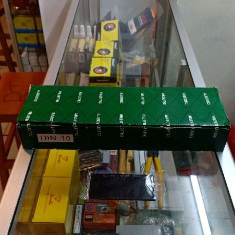 Kaca las hitam no. 10 Aulektro