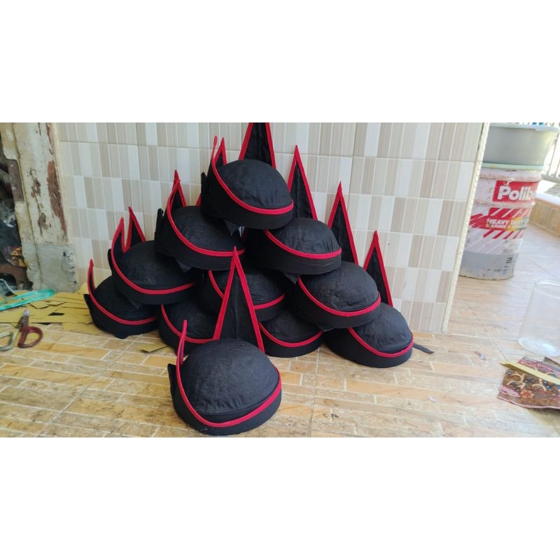 udeng tari Remo hitam