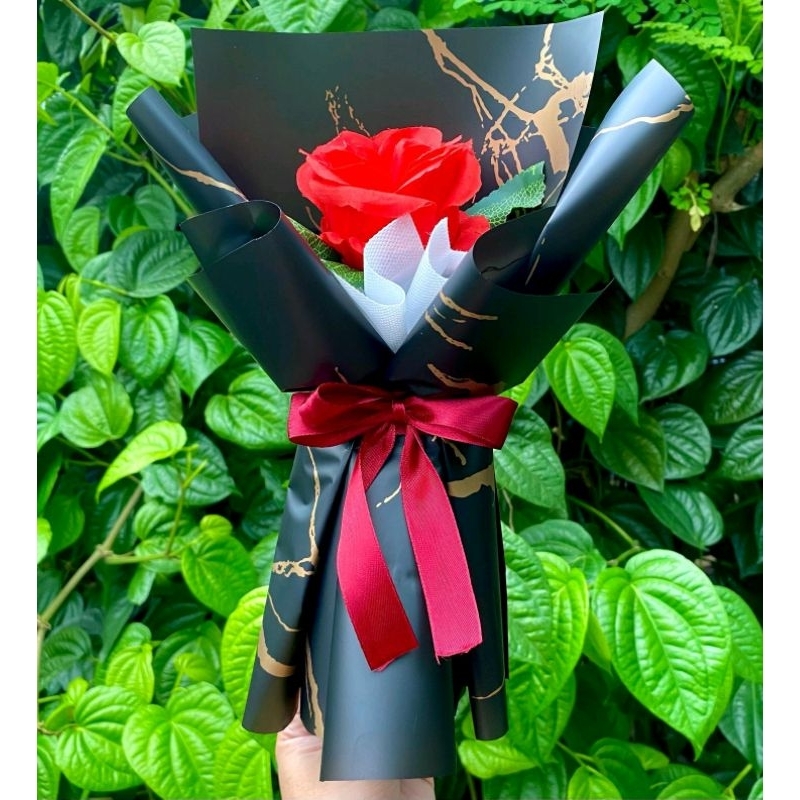 BUKET BUNGA SINGLE ROSE MAWAR MERAH MEKAR KERTAS CELLOPHANE / BUKET BUNGA MEWAH / BUKET BUNGA MENARI
