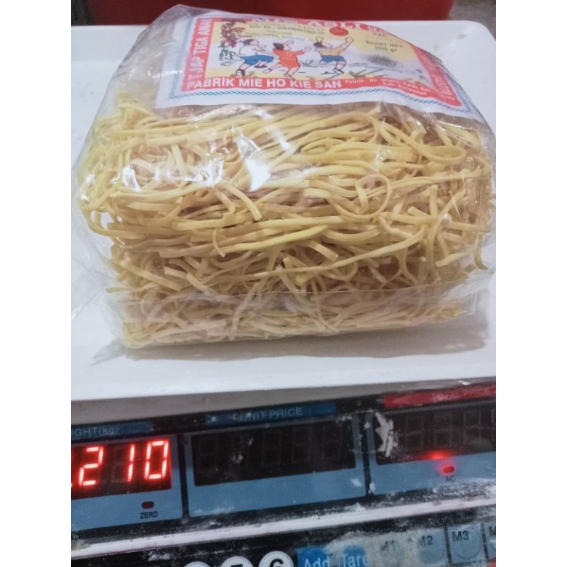 

Mie Halus Cap Tiga Anak 200gr