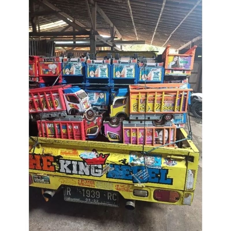 Miniatur truk kayu panjang 45 cm miniatur truk oleng truk fuso giga