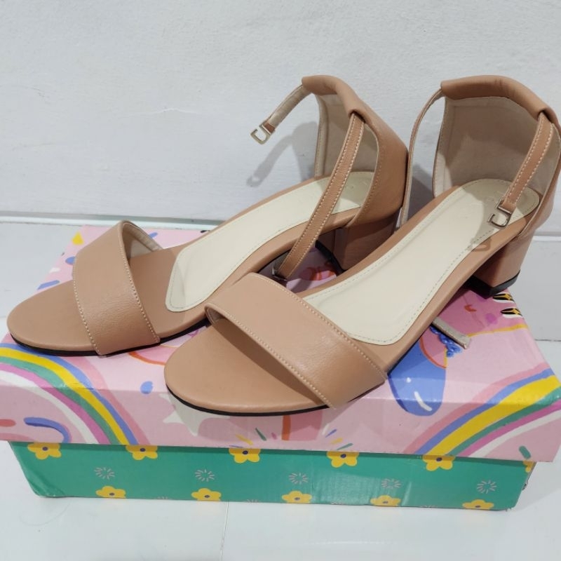 Lomari heels size 39