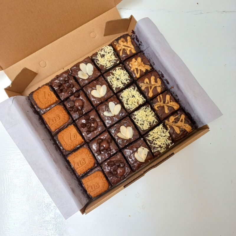 

FUDGY BROWNIES PREMIUM