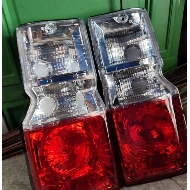 lampu belakang daihatsu taft rocky