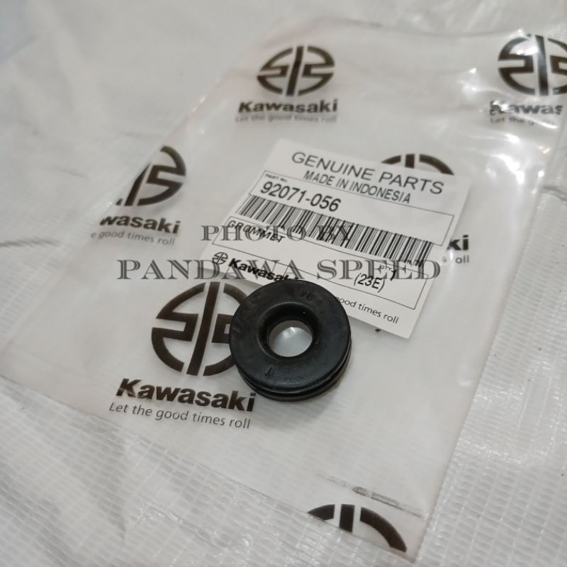 Gromet Karet Body Tengah Ninja 150 R Ss Original 92071-056