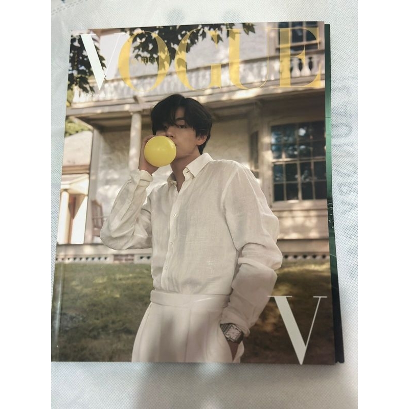Majalah Vogue V