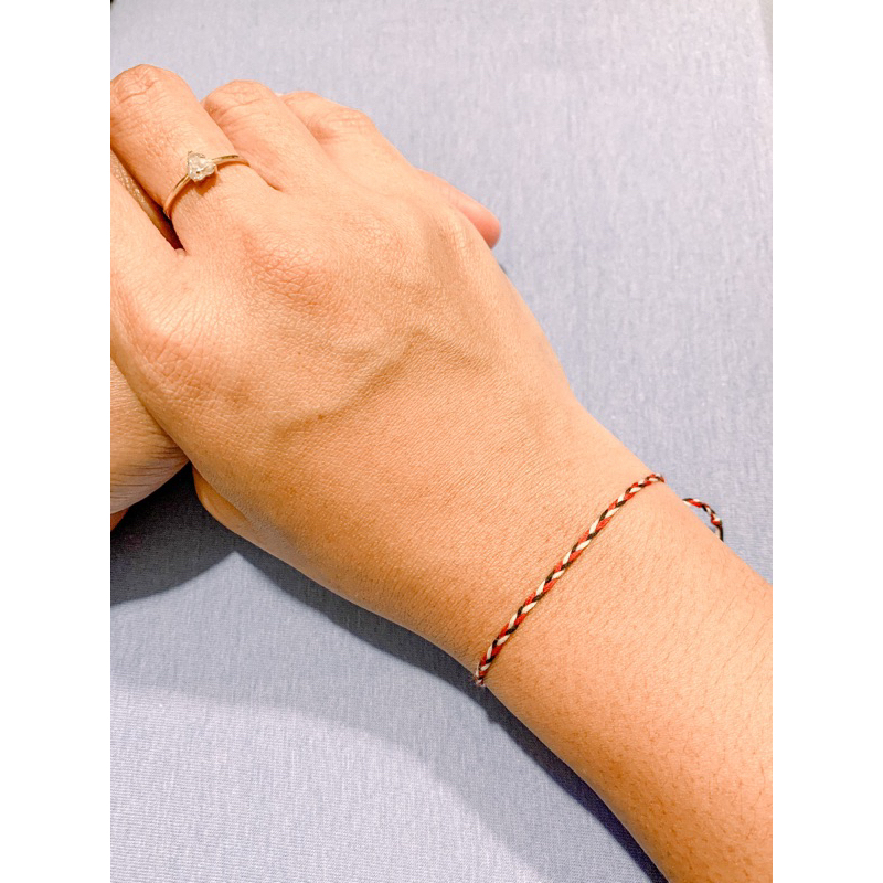 Gelang Benang Tridatu