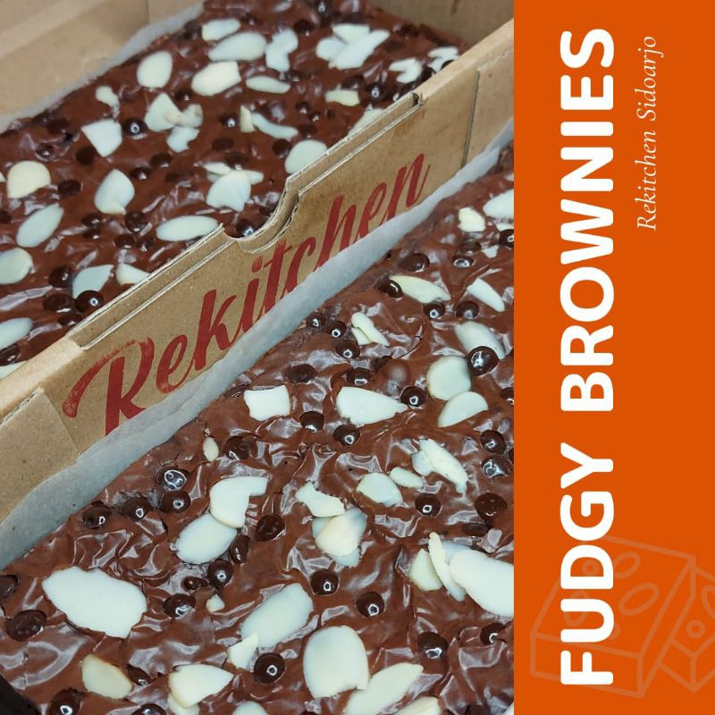 Fudgy Brownies Dark Chocolate Enak 22x10 cm