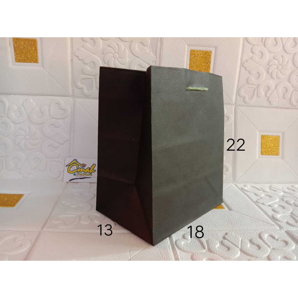 

PAPER BAG 18X13X22 HITAM
