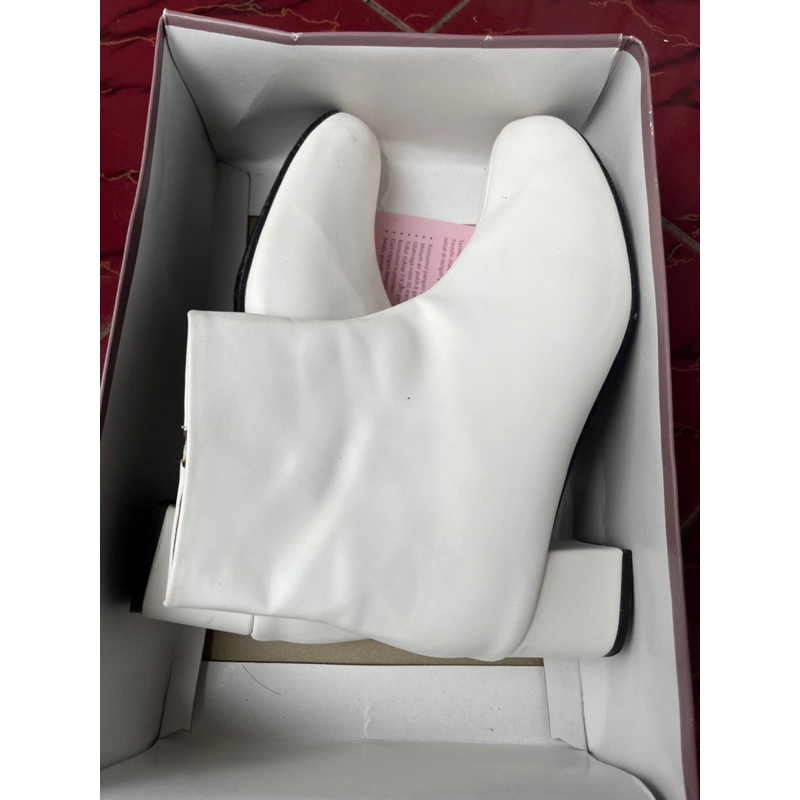 Boots Putih Preloved