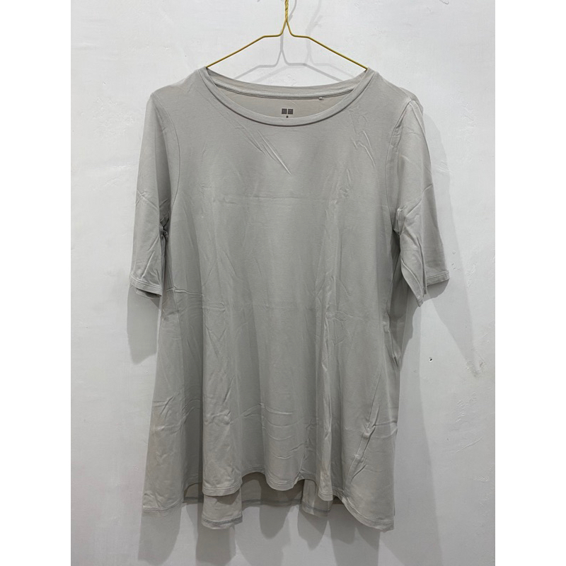 KAOS ATASAN WANITA LENGAN PENDEK UNIQLO