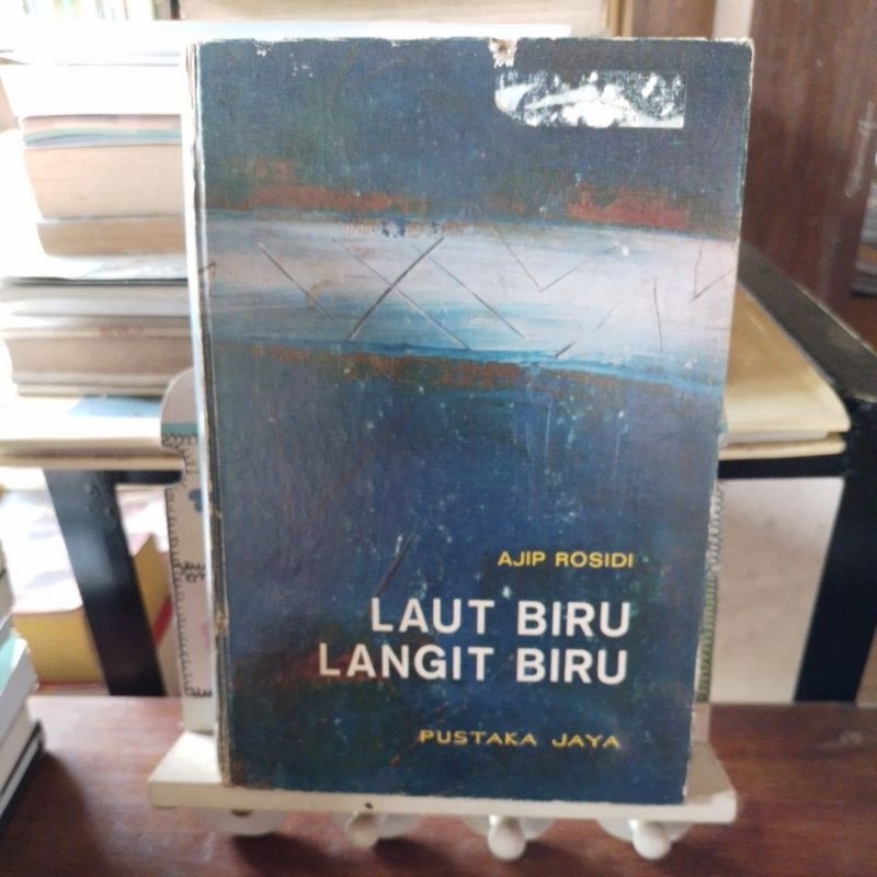 Laut Biru. Langit Biru. Ajip Rosidi