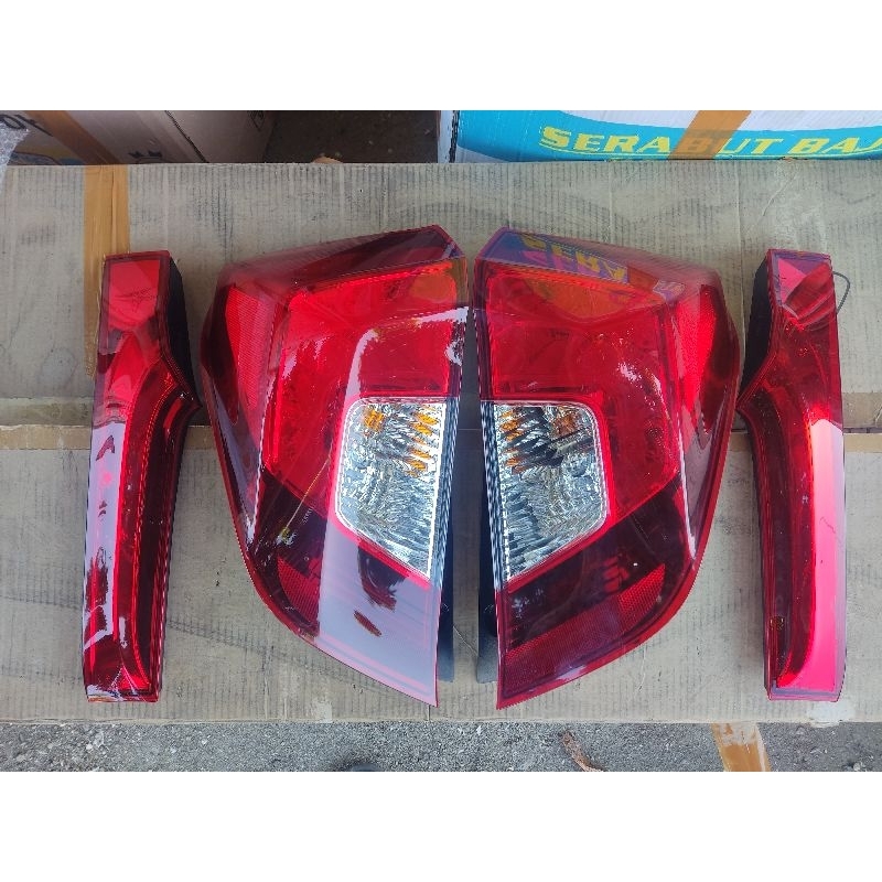 stoplamp jazz gk5 atau gk5 facelift / lampu belakang jazz gk5 atau gk5 facelift