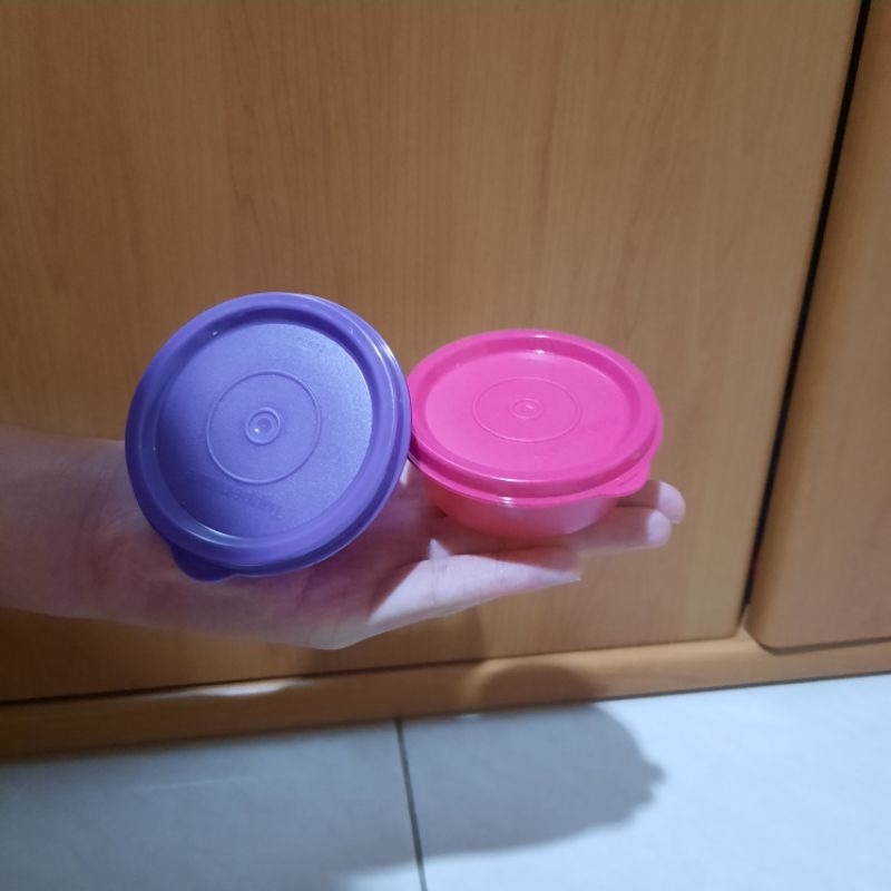 Tempat Tupperware kecil