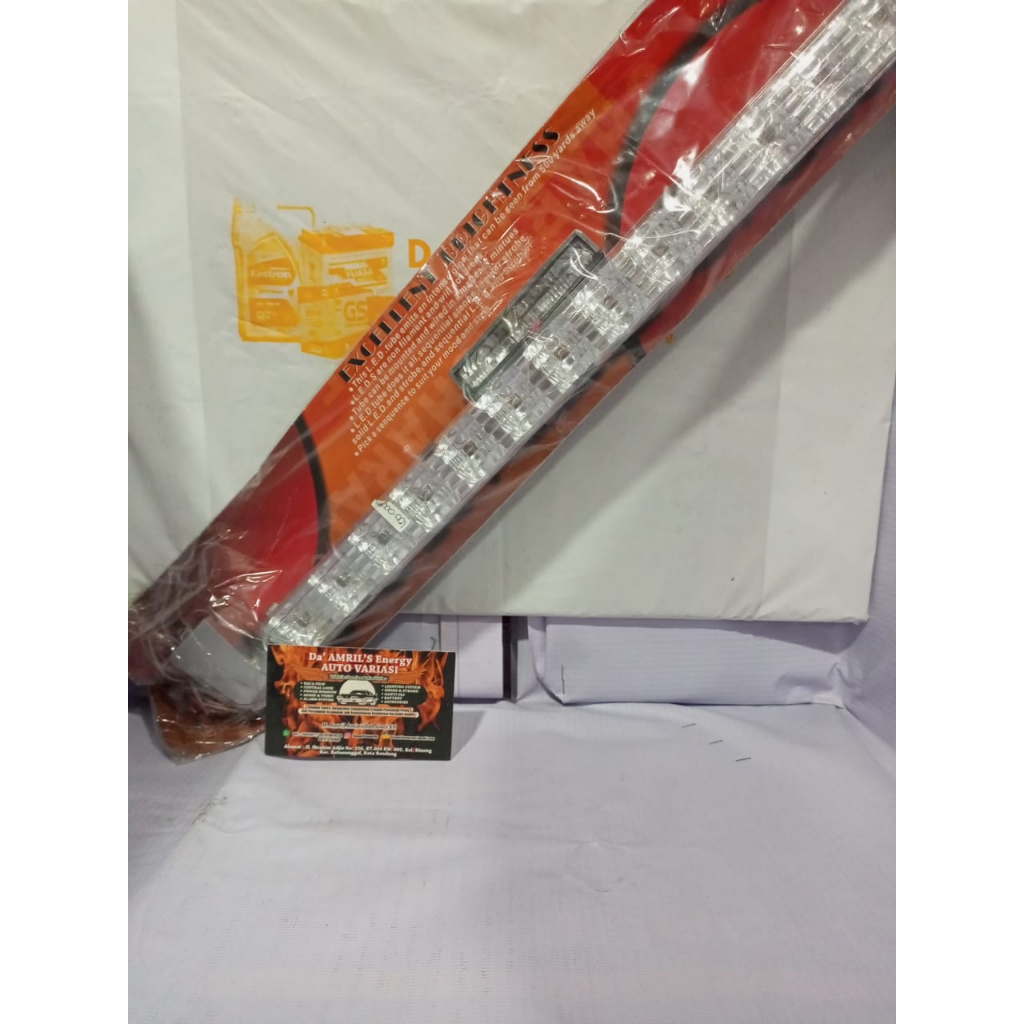 lampu rem belakang mobil