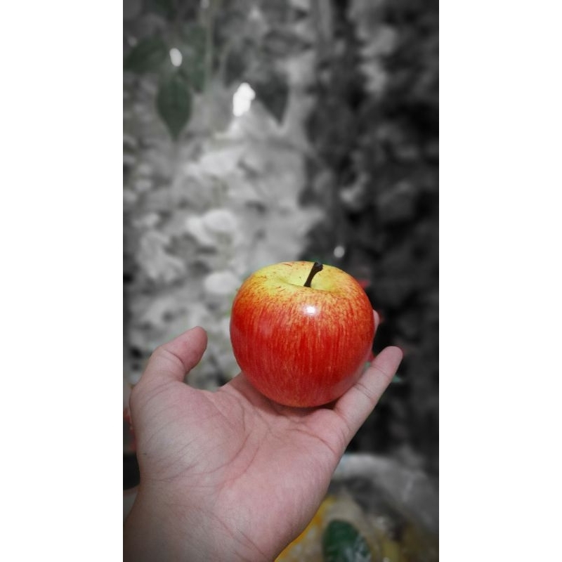 Buah Apel Fuji Hias Artificial