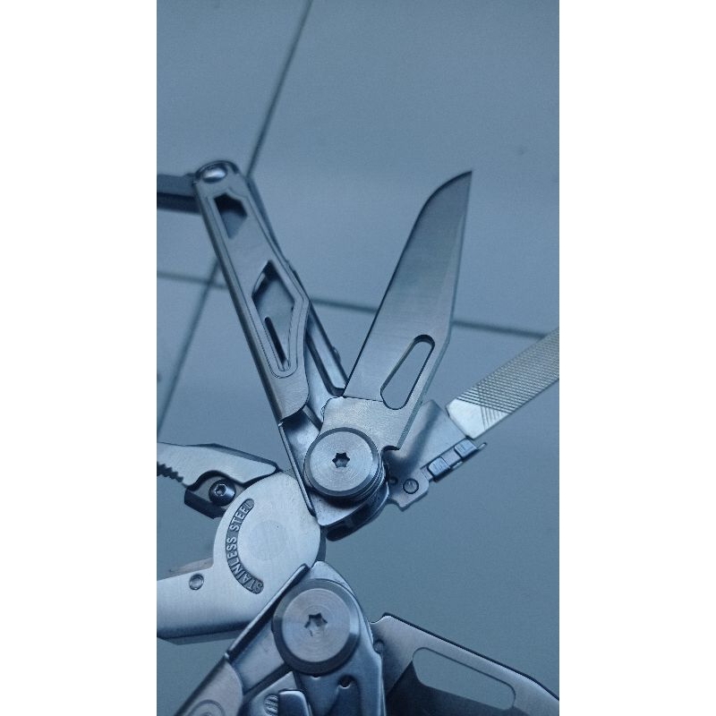 Leatherman Surge clone daicamping dl 30