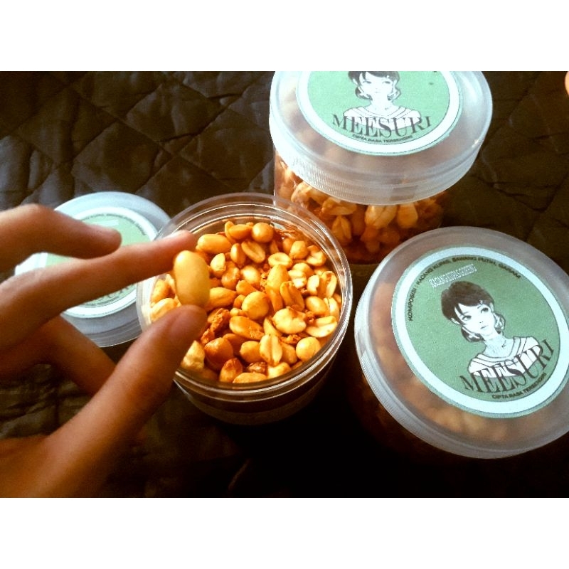 

kacang kupas goreng