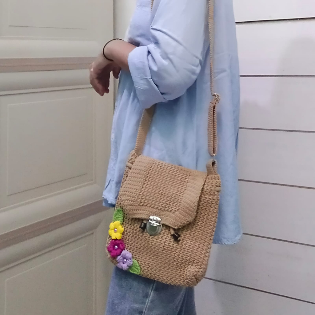 tas wanita selempang rajut bunga mini