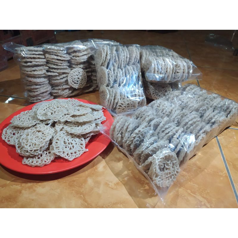 

Krecek Krupuk Bawang "Camilan Comel"/Krupuk mentah 250 gr.