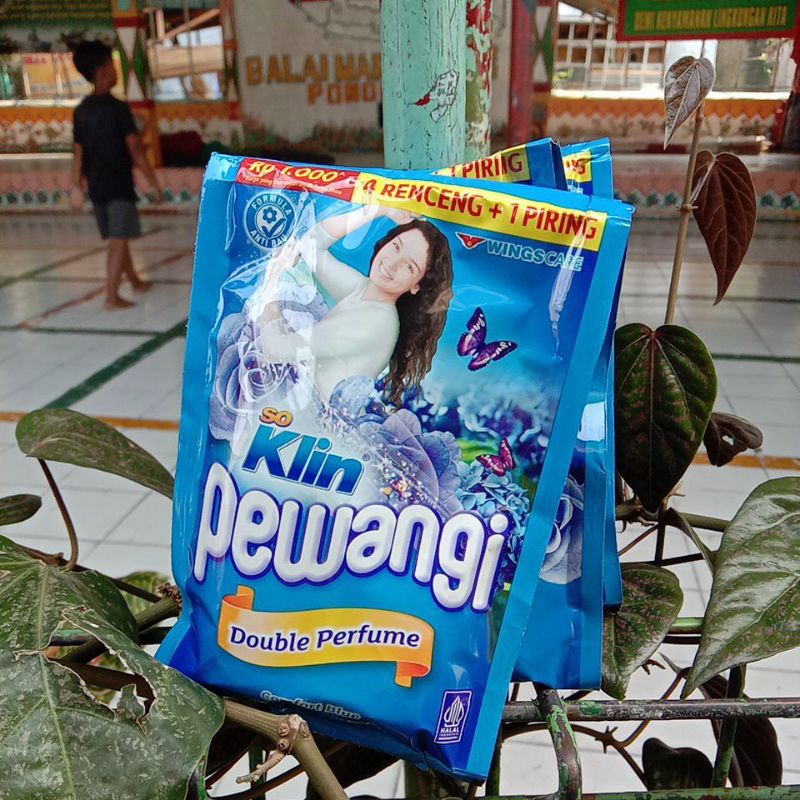 So Klin Pewangi 1 renceng isi 6 sachet