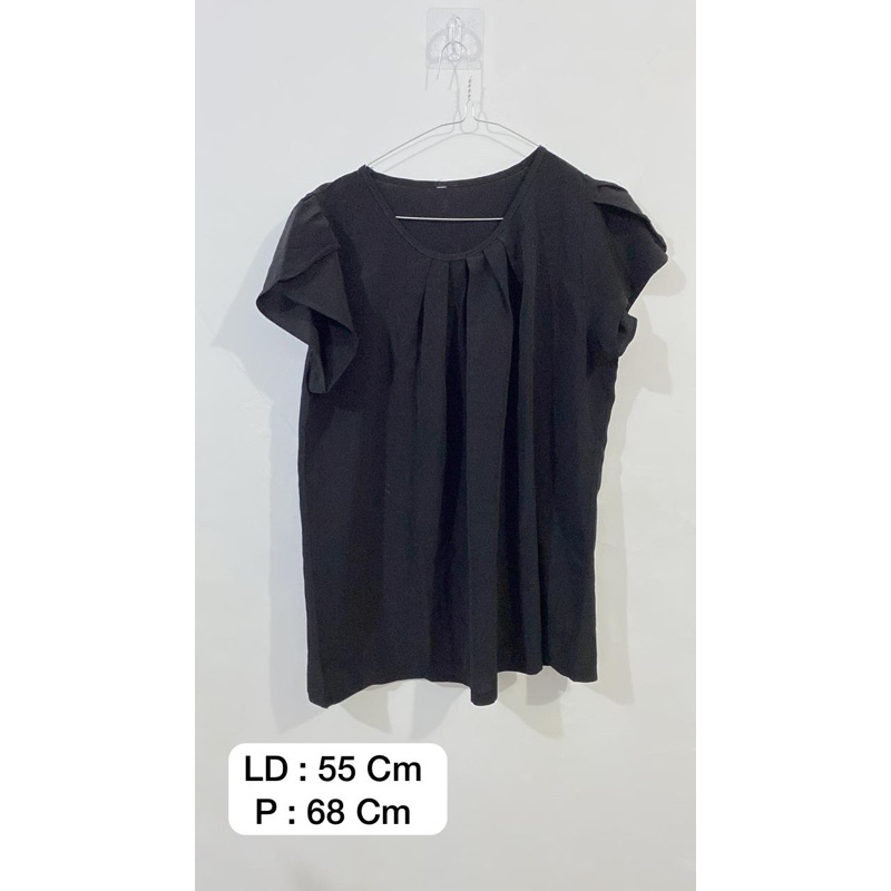 blouse hitam polos