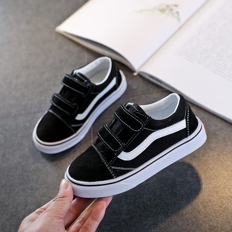 Sepatu Sekolah Anak PAUD TK SD Hitam Polos Full Black Model Perekat Velcro Tanpa Tali Sepatu Murah
