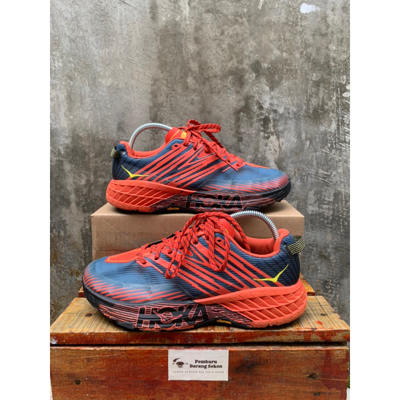 Hoka One one Speedgoat 4
