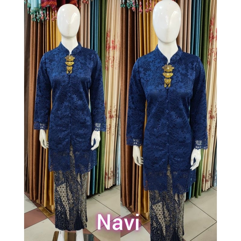 Stelan Kebaya Tunik Brokat Kancing