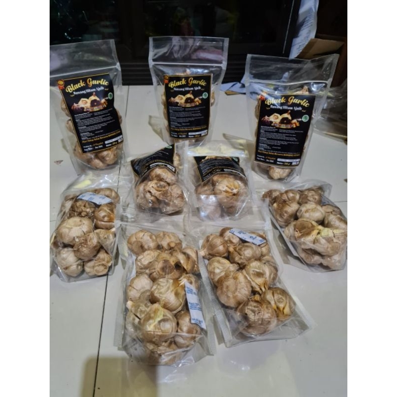 

Bawang hitam bonggol kating 1/2 kg