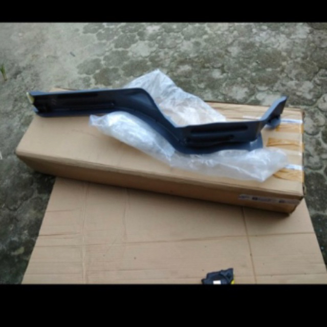 PLATE SCUFF LH / PENJEPIT KARPET canter 125 ASLI