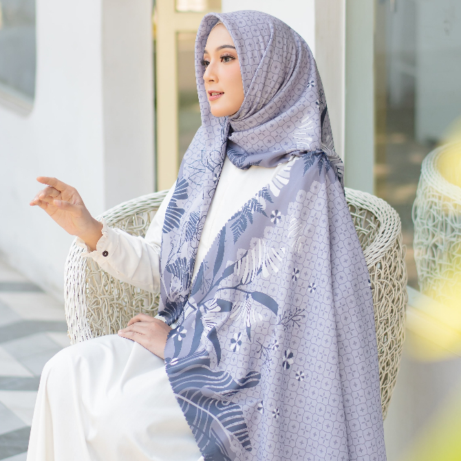 NISKALLA Laser Cut Hijab Segi Empat Print Motif Aiko Warna Abu