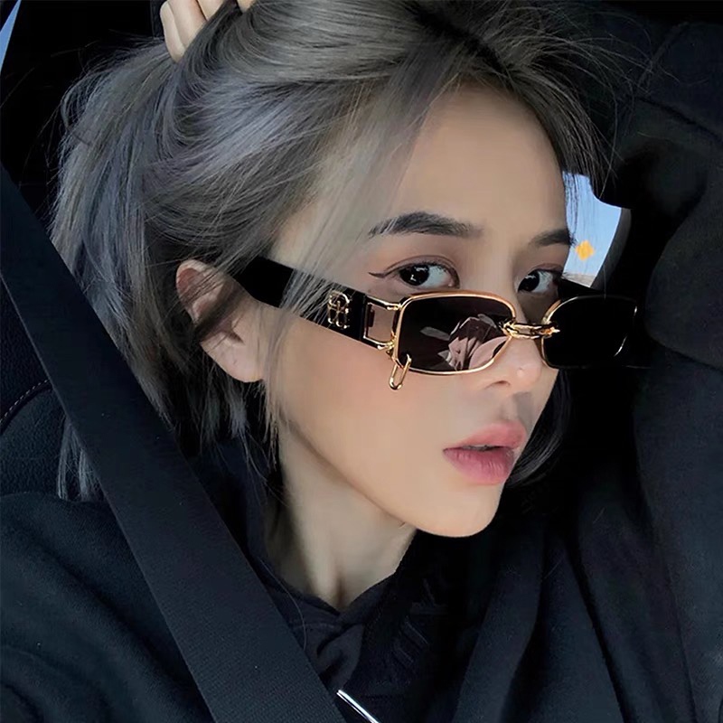 COD✨Kacamata Hitam Korea Gaya Ulzzang Wanita Kacamata Persegi Emas Rectangle Shades Retro Vintage Fashion Kaca Mata Sunglasses Impor Untuk Wanita Dan Pria-Yinmer