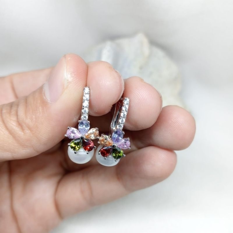 Anting mutiara air tawar asli dari lombok