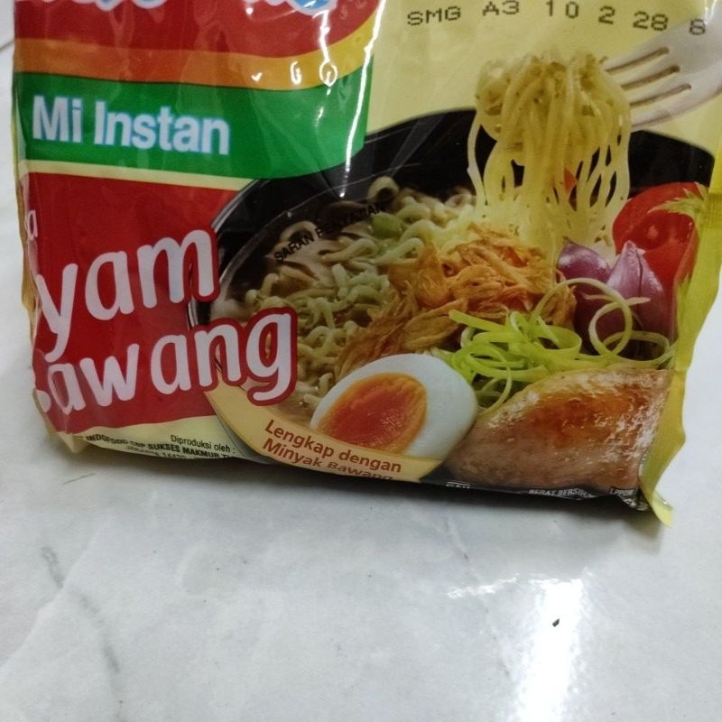 

Indomie mi instan ayam bawang
