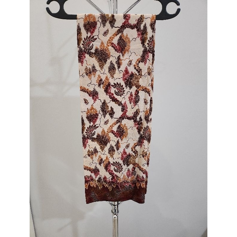 Preloved kain bawahan rok sarung  batik model ikat