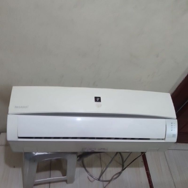 second Ac Indoor Sharp 1/2PK ( Mulus Top)