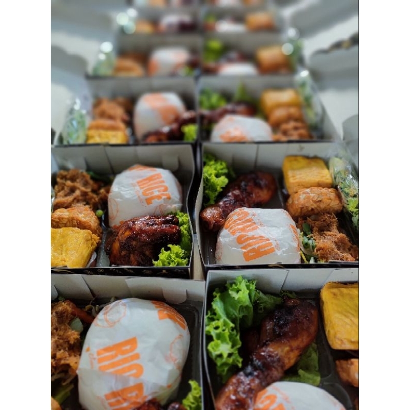 

Paket Nasi Box Ayam Bakar