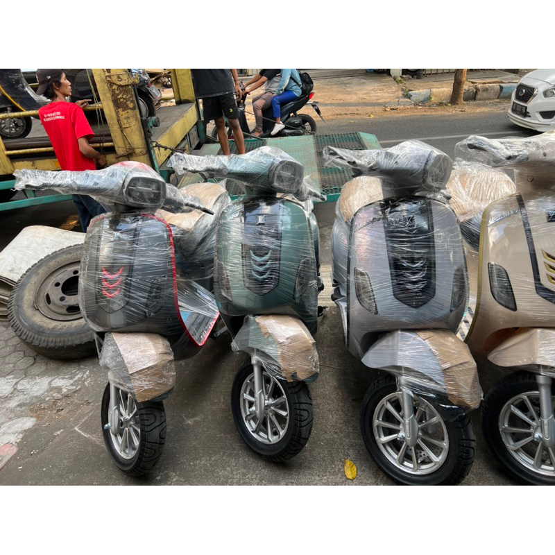 Sepeda Motor Vespa Listrik Uwinfly T3 PRO 72v 20ah 1200watt