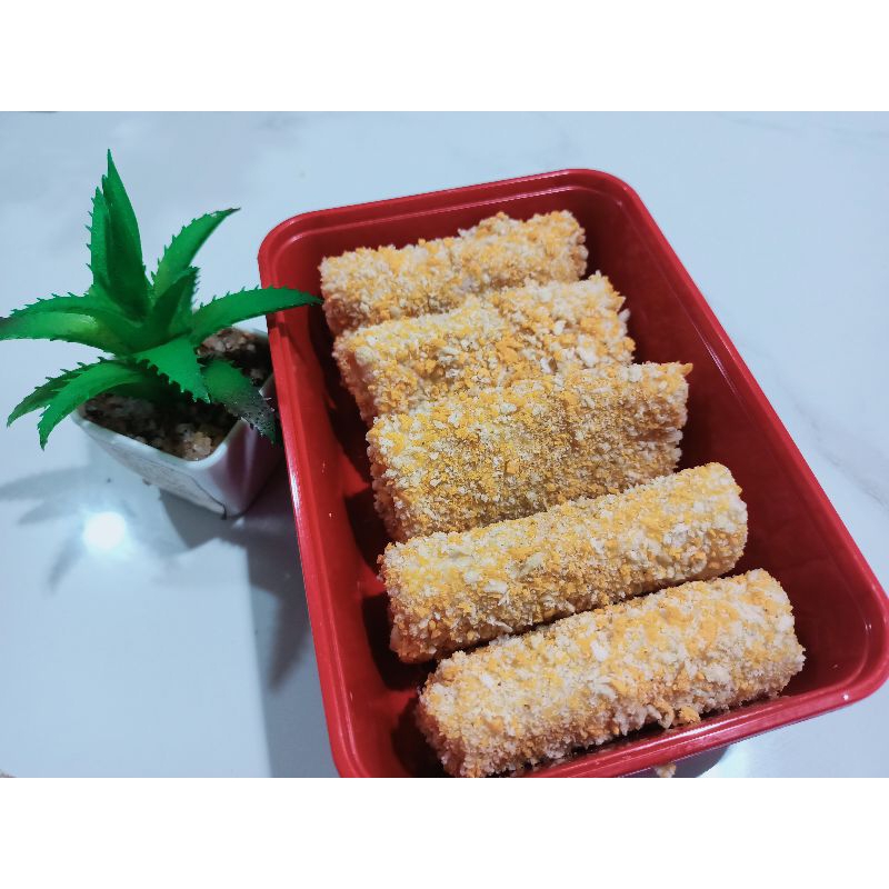 

Risoles isi ayam suwir pedas (Frozen)